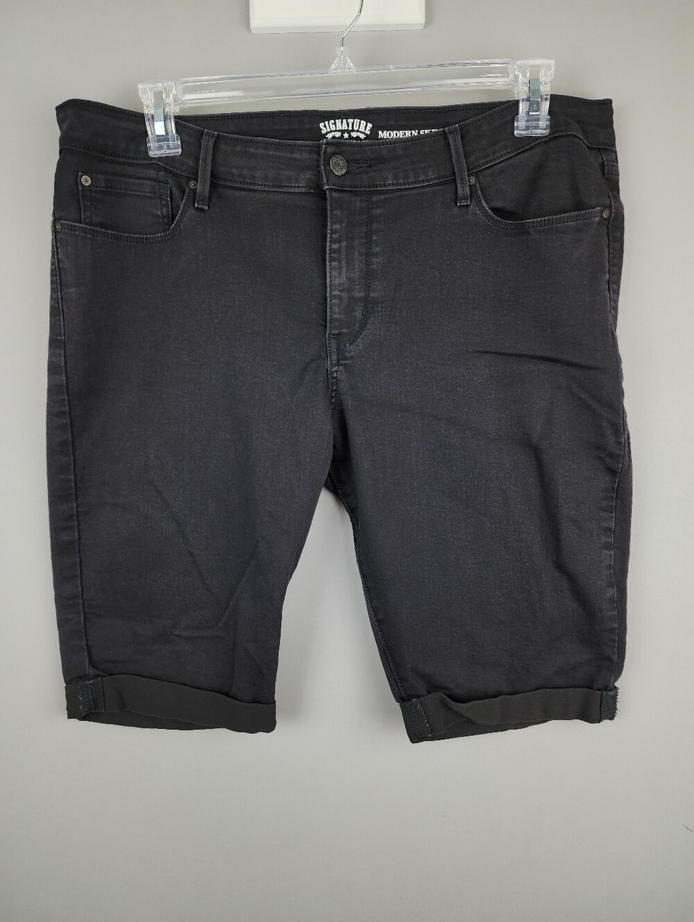 Levi Shorts - Modern Skinny Black Denim Shorts Sz 20W
